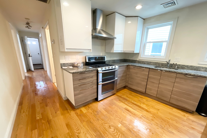 kitchen - Renovated 4 bed in great location walking distance to JFK (No Brokers Fee) Apartments