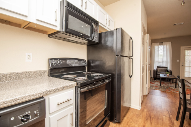 Kitchen - Lease Takeover: $3000 will be given to you if you sign (COVERING 3 MONTHS) The Heights Apartments