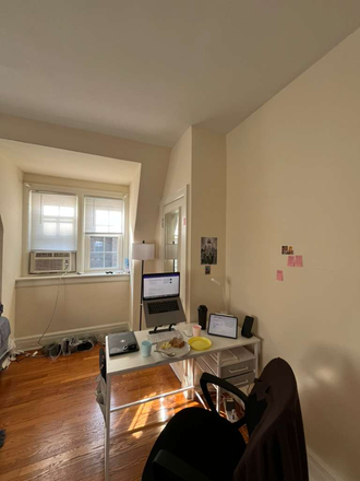 Bedroom - Carolina Apartments - Opposite North Gate