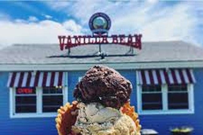 Walk to the vanilla bean! - Walk to beach! Apartments