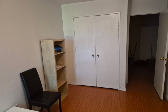 Private Bedroom - (FOR MALE) Private room for rent in a shared townhouse at Four Winds Drive