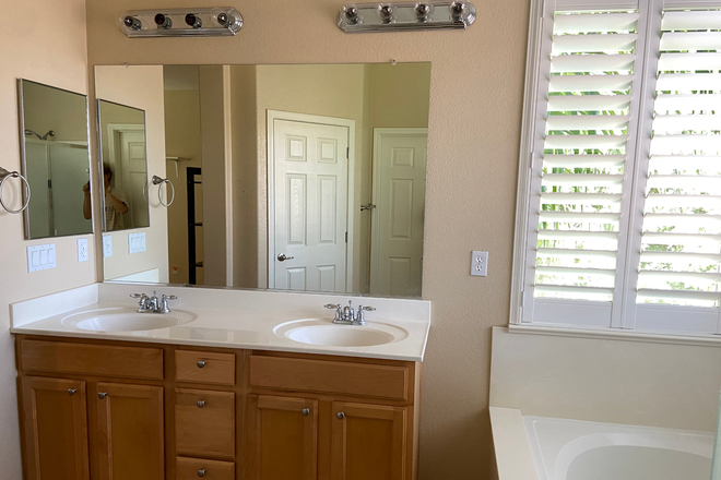 Bathroom (Master bedroom) - Newer hse, $500 - $795/month, 2.6 mil to UCM, ALL utilities are included.  Email: [email removed] House