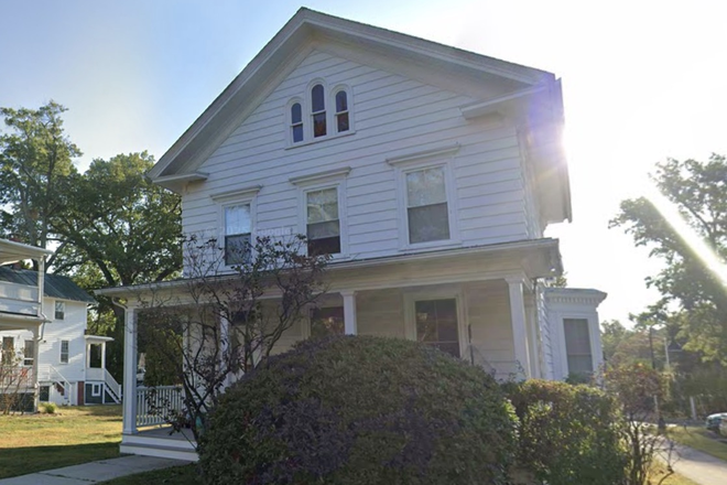 outside - Spacious 3-bedroom apartment on Smith College campus