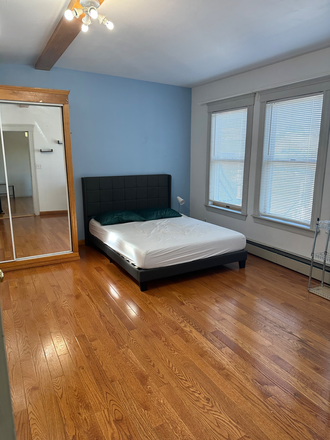 Bedroom #1 - Cambridge, close to MIT,HBS,Harvard,Kend Sq NO FEE, furn, sunny, Laundry Included Apartments