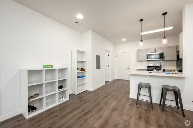 Living room - Lease Transfer for Weida on Waldron (located on Third Street) Apartments