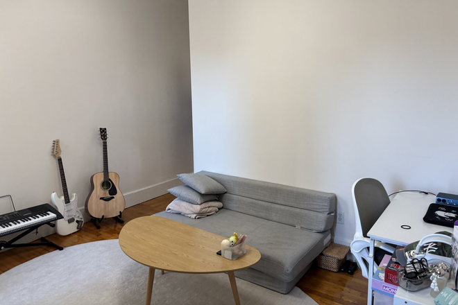. - Renovated 1Bed on Symphony Rd Avail 9/1 Apartments