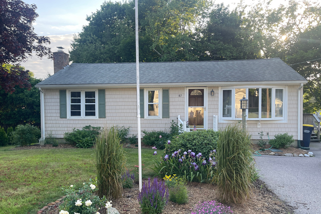 Front of house - 87 Treasure Road Narragansett, RI 02882 House