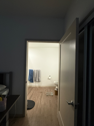 Entrance to the bath room - UCI Plaza Verde SUMMER SUBLEASING AVAILABLE~