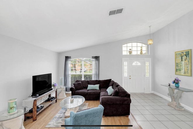 Living Room 1 - Room for Rent - 3Bed 2Bath House in Oviedo