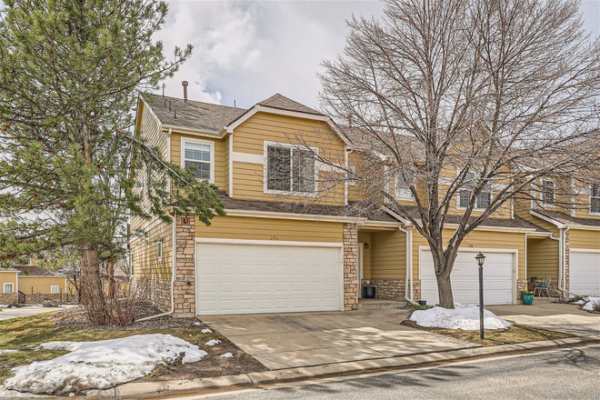 Corner unit with 2 car garage and driveway - The Ridge at Superior