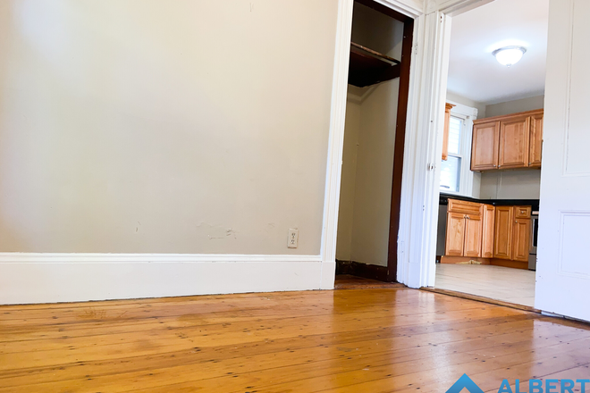 Living Room - 4 Bed with Laundry in Unit! Cheap Utilities! Apartments