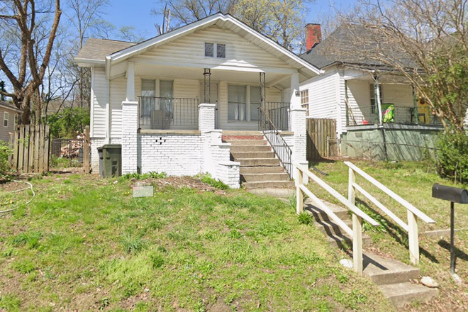 Outside Street View - House close to campus