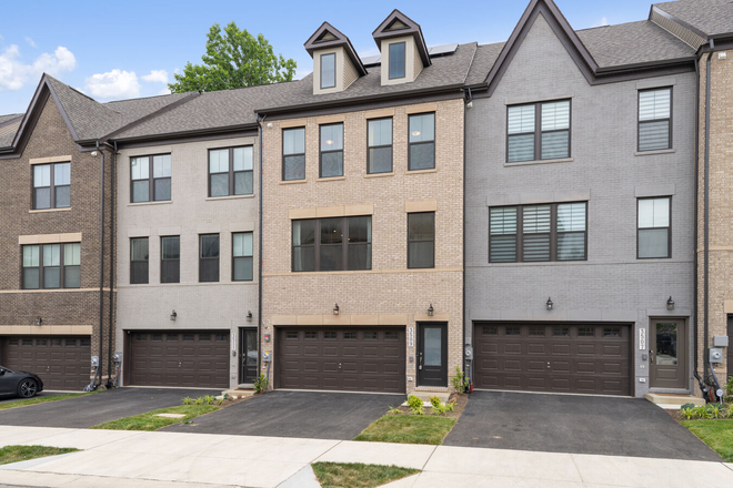 Outside of the Garage - Brandnew Townhouse in Gateway West