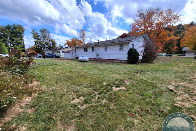 Photo - 3/2 with Fenced Yard; In-town and Near an AppalCART House