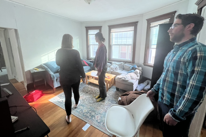Living Room - Room available in 4 bd/1 bth right next to Tufts