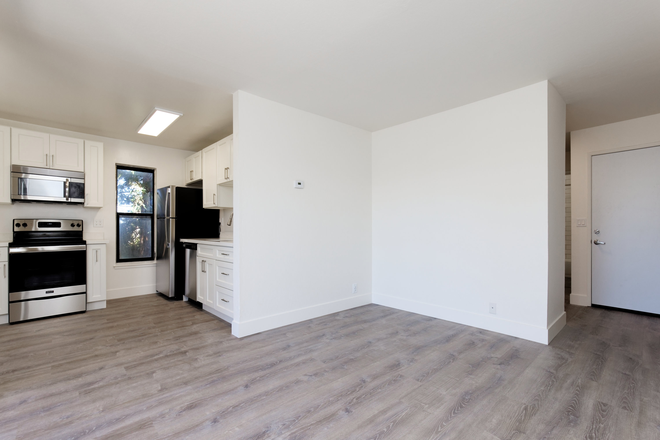 Living Room - Apartment Close to UCB Campus - 2221 Parker