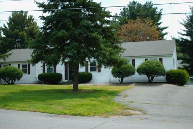 Exterior front - 27 Hobart Lane - 3BR Duplex (Campus Area) Duplex