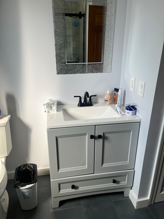 Master bathroom 1st floor - Narragansett House
