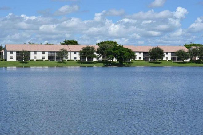 Lakeside, corner Unit - east of FAU between ocean and campus-all included rent-SANITIZED and SAFE,  Laundry-inside unit Condo