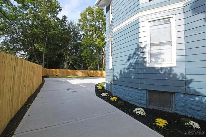 Exterior - Beautiful 6 bed 2 bath House