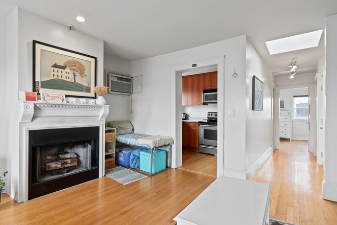 Call NOW for showings! 617-236-8600 - MASS AVE - GORGEOUS OPEN CNCPT 7TH FLR 3BR/1BA FOR *9/1/2026* W/ H&HW INC, LNDRY IN BLDNG, ROOF DECK Apartments