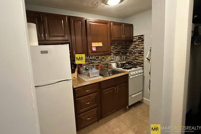 Kitchen - ST MARY'S T STOP AUDUBON CIRCLE STUDIO  KESWICK ST MOVE IN JUNE 1 Apartments