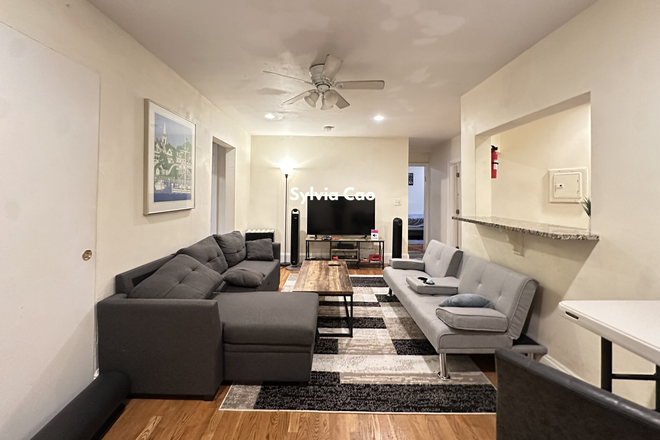 1 - SEPT 2026-Gorgeous 4 bed 1&2 bath, Student ok! No fee! H/HW incl Close to BU Apartments