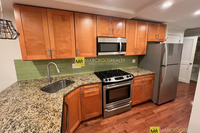 Call NOW for showings! 617-236-8550 - MAVERICK STREET - GORGEOUS EAST BOSTON 2 BED W/ LAUNDRY IN THE UNIT! *AVAIL 4/01/2025* Apartments