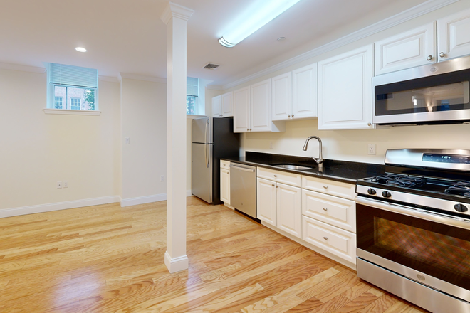 . - **NO BROKERS FEE!** 1 Bed/1 Bath next to campus w/ Heat&Hot Water Included! Apartments