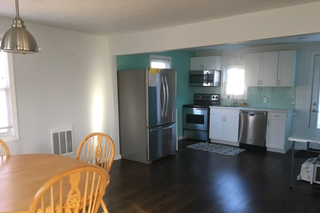 Kitchen/ Dining Area - Available for a group of 4! 4 Bedroom home in Point Judith!