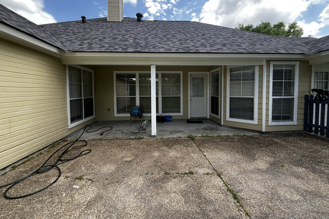 Backyard patio - Single Family House with 3 Bed 2 Bath on Brightside near River Road