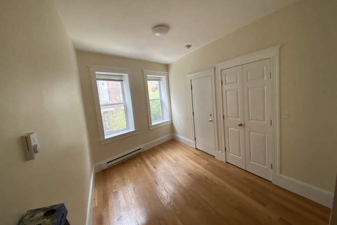 Visit hubrealtyproperties.com - Large 2 bedroom with even sized bedrooms, and brand new kitchen and bathroom Apartments