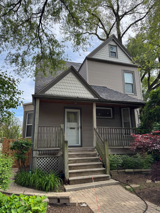 Front view - Entire furnished, family-friendly house for fall and winter quarters