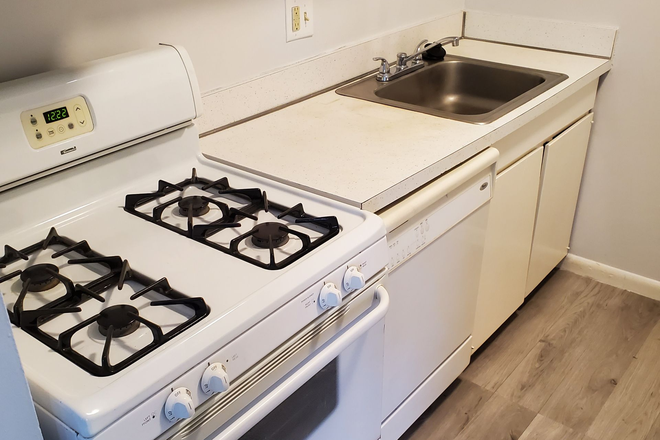 Kitchen - Barracks West Apartment Available