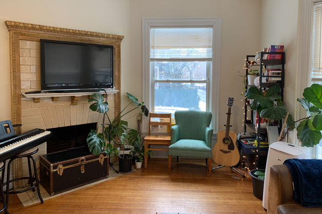 Living room - 26 Ellery St