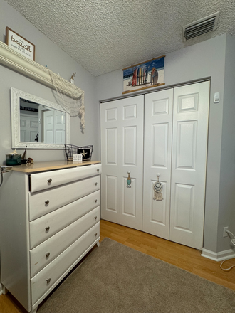 Bedroom - Room for SUMMER - starting MAY in Windwood Condo