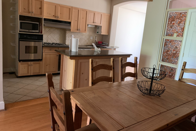 Dinning room - Furnished House-5br/3ba near Georgetown for Y2027-28