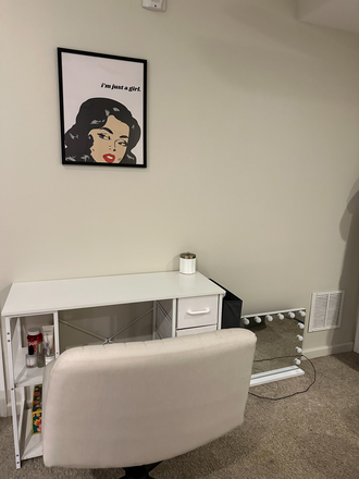 Desk - Pleasant View Apartments