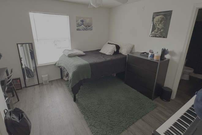 Bedroom - 4x4 apartment close to campus