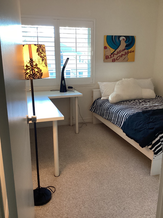 Room 1 - Impeccably clean & charming bedroom available in Irvine (Woodbridge) home