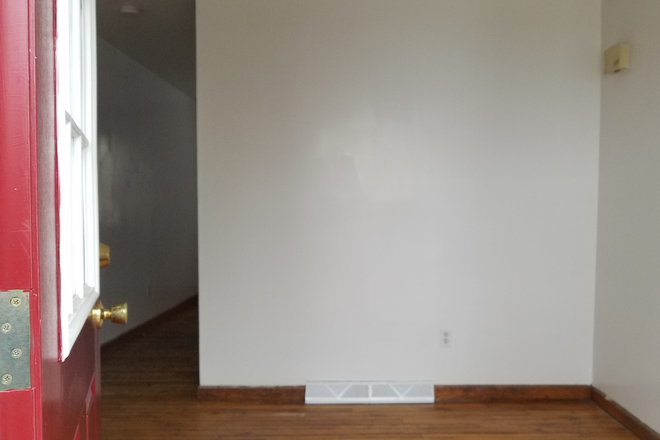 dining room just inside back door - 9 Hobart Lane 3 BR Apartments