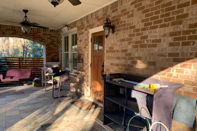 Entrance and patio - Apartment 1.5 miles from campus