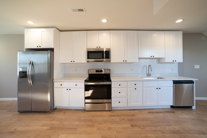 Kitchen - Sunny And Bright Luxury Unit With Private ROOF DECK - 7 Bed 5 Bath Apartments