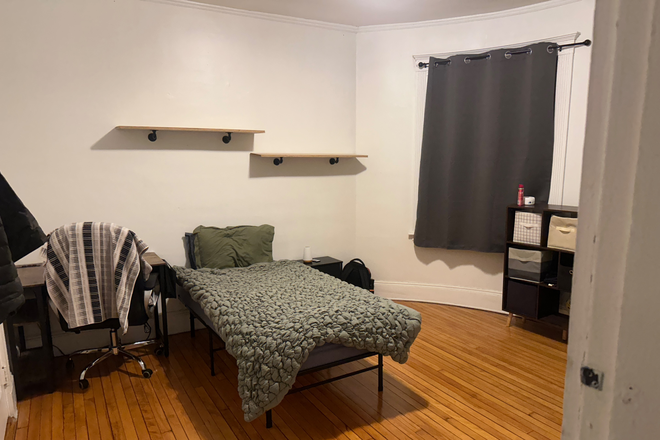 bedroom - Washington St Apt