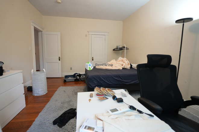 1 - SEPT 2026- BU Central 2 bed, SPACIOUS! H/HW inc. No Fee Apartments