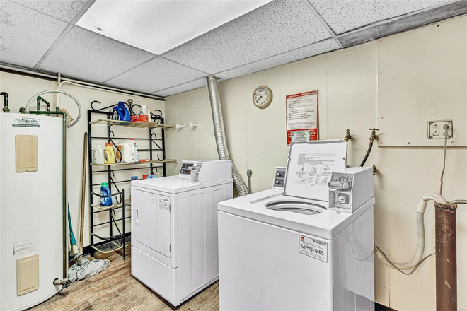 laundry - Pleasant view and close to campus (walking, biking, metro) Condo