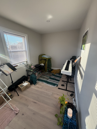 Bedroom 1 - 1-2 rooms available Jan/Feb-August sublet Apartments