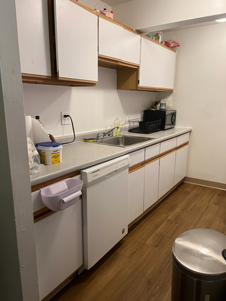 Kitchen - The Boulders Apartments, Spacious 2BR apartment right next to bus stop!