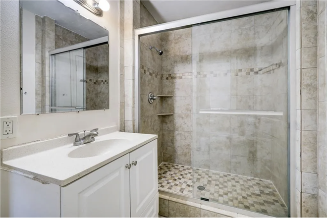 Bathroom - Summer Sublet (Fully Furnished) House