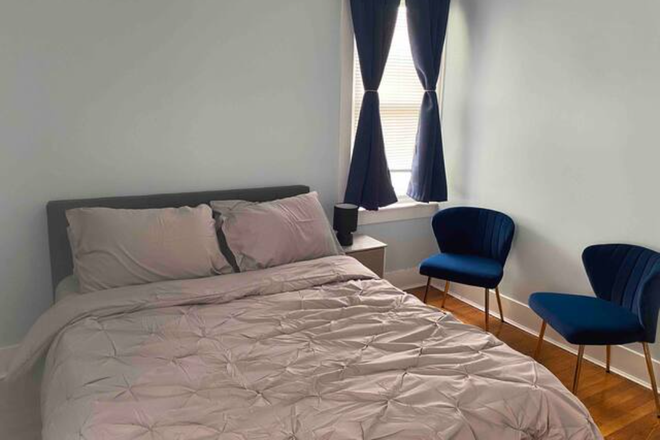 Bedroom 2 - Furnished 3 Bedrooms Apartment w/ Utilities